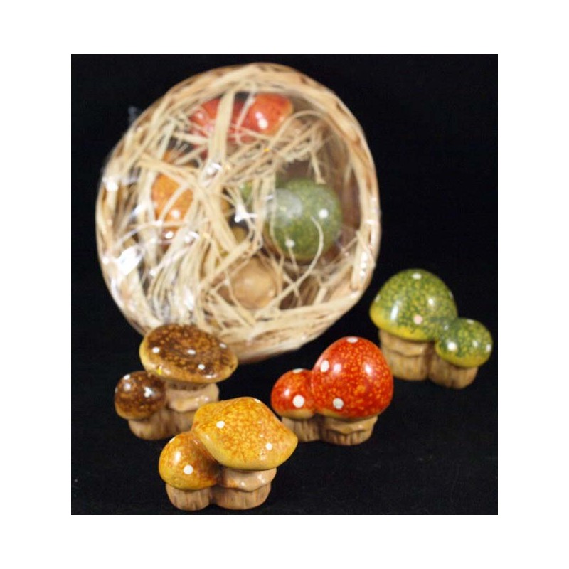 Panier osier avec 4 champignons 3cm