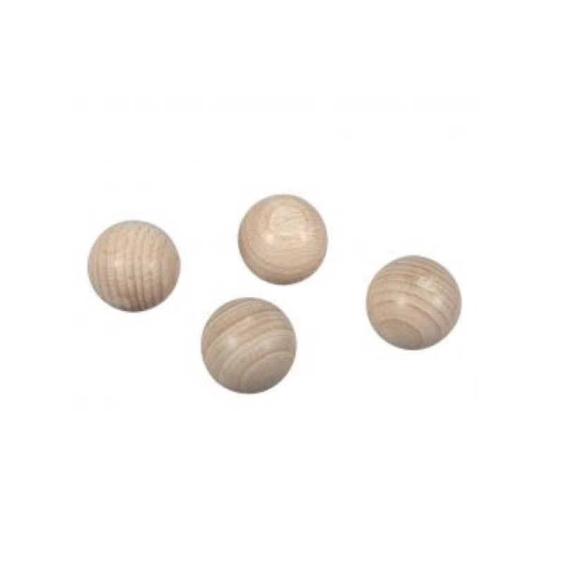 Boules en bois brut.